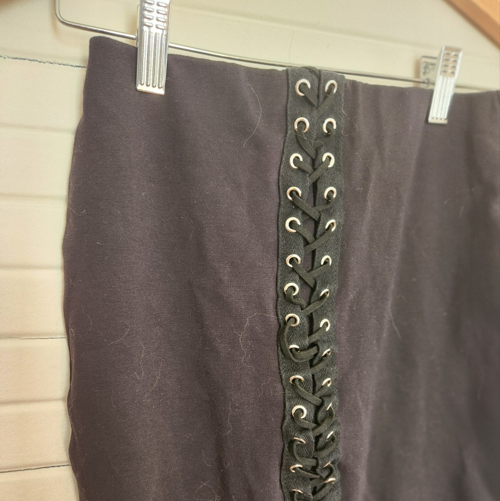 CHARLOTTE RUSSE Skirt - Picture 2 of 4